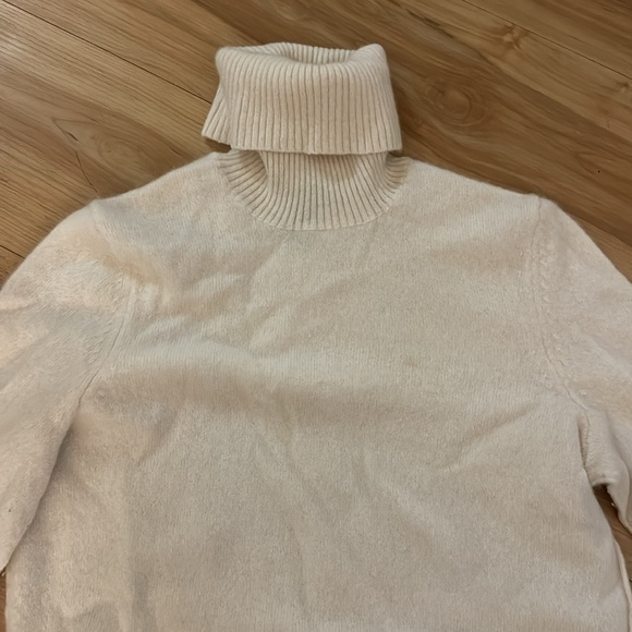 AQUA Cashmere cream/off white turtleneck sweater SZ XS - Picture 2 of 5